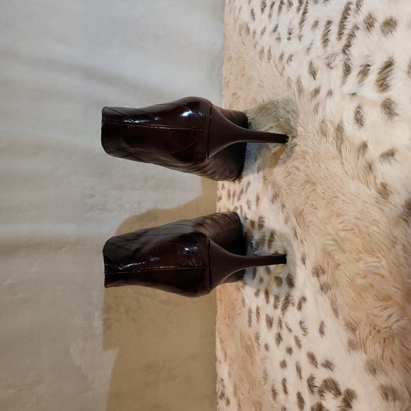 Vince Camuto Signature ~ Ronan ~ Bordo color ~ EEL Panel Size 8 - Picture 5 of 7